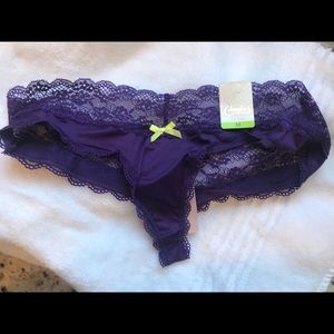 NWT Candie’s Lace Thong Purple w/ Green Bow Size M